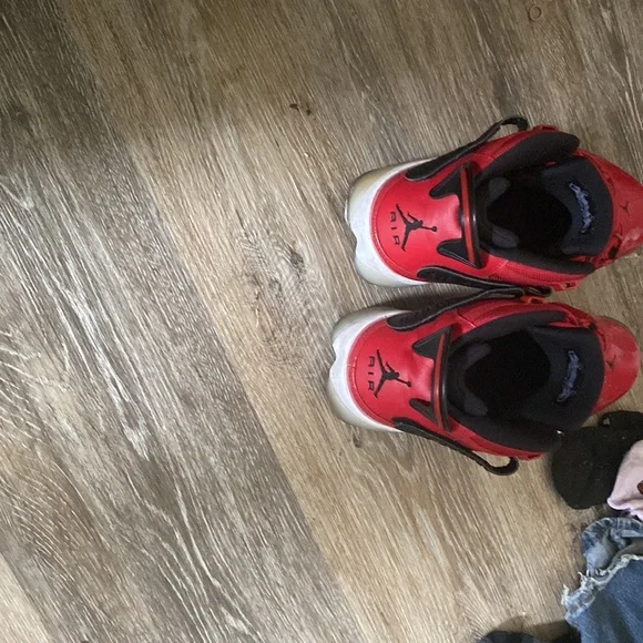 Used - Picture 3 of 3